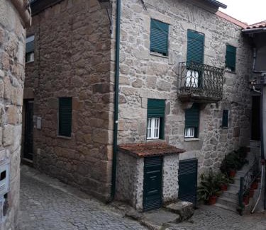 Gouveia House | Casas da Estrela