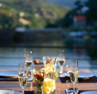 Baiao House | Casas de Pousadouro