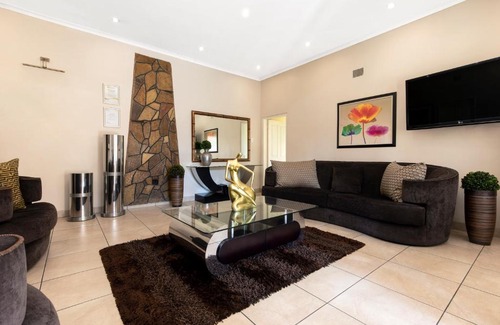 Bedfordview House | Casas Navio Guest House