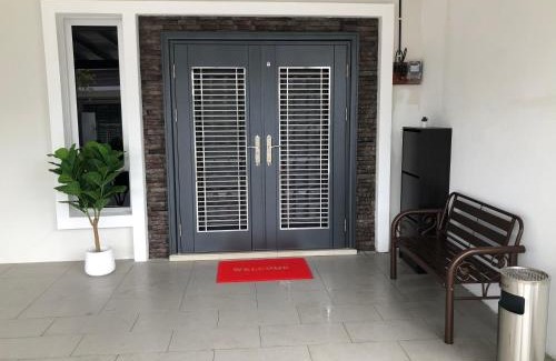 Kluang House | CasaStayz Kluang