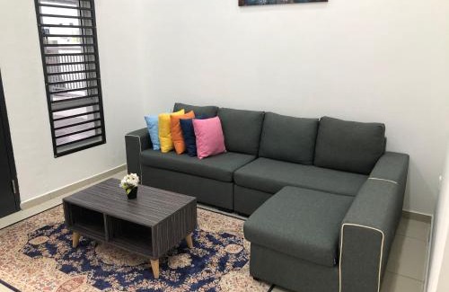Kluang House | CasaStayz Kluang