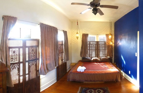 Midtown House | Casbah near the River Walk And Pearl Brewery - Hop N' A Skip To Downtown