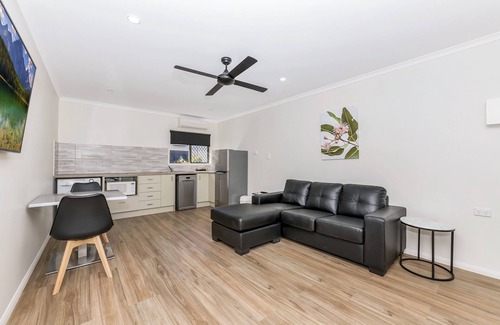 Rosslea Hotel | Cascade Motel In Townsville