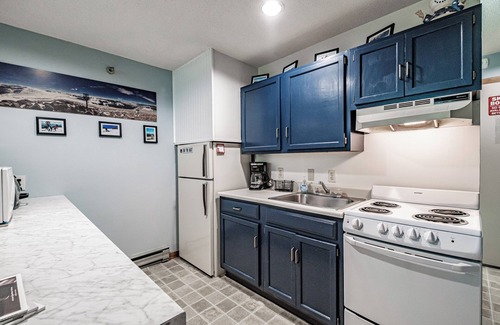 Sunday River Area Condo | Cascades studio Sleeps 3