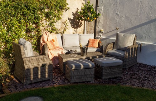 Ramsey Cottage | Cascadia House - a holiday cottage that sleeps 4 guests in 2 bedrooms