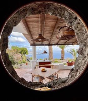 Lipari House | Case Quattrocchi - Giardino e Terrazzi con vista Panoramica sul Mare, Etna e Vulcano