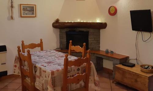 Artaz Vieu Apartment | Casetta con camino