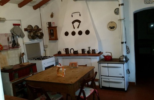 Castelnuovo Magra House | Casetta la Quercia, an idyllic place surrounded by greenery and close to the sea
