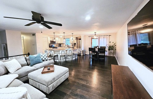 Webster Crossing House | Casey's Place: Private Pool & Chef's Kitchen