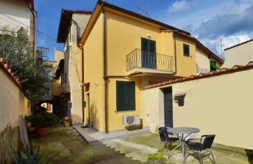 Peretola Apartment | Casina Valentina - Happy Rentals