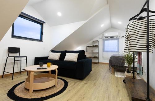 Horta House | Casinha da Praia - Beachside Retreat Almoxarife