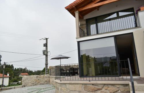 Meada House | Casinhas da eira caramulo turismo rural