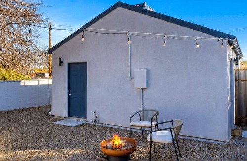 Vista Del Monte House | Casita Blanca Near TMC