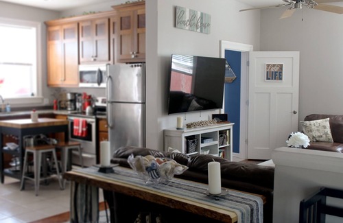 Lake City House | Casita by the Lake. Lake Pepin Home & Sauna Retreat!