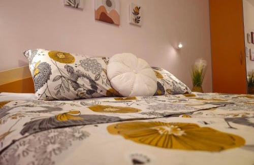 Sofia City Center Apartment | Casita Central - FREE Private Parking & Metro station