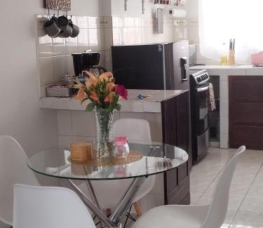 Alajuela Apartment | Casita cerca del aeropuerto