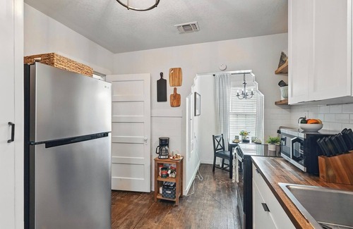 Sayles Blvd. Area Cottage | Casita Escondida - Your Hidden Refuge in Abilene