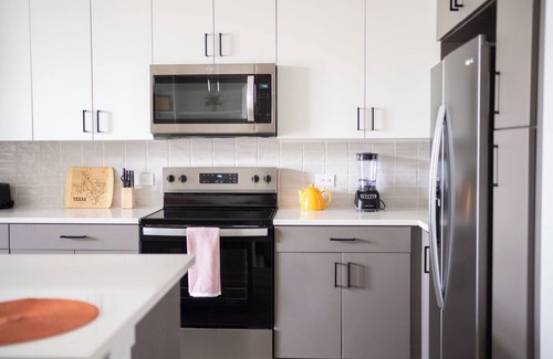 Milwood Apartment | Casita Longhorn - 10 mins from Q2 - Boats for Rent