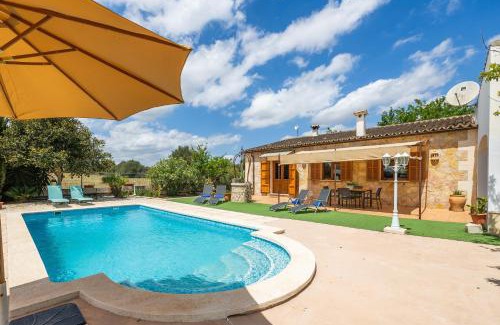 Maria de la Salut Villa | Casita Rafal Roig