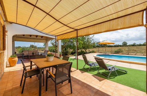 Maria de la Salut Villa | Casita Rafal Roig