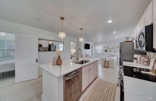 Lincoln House | Casita Rosita/Our Pink House