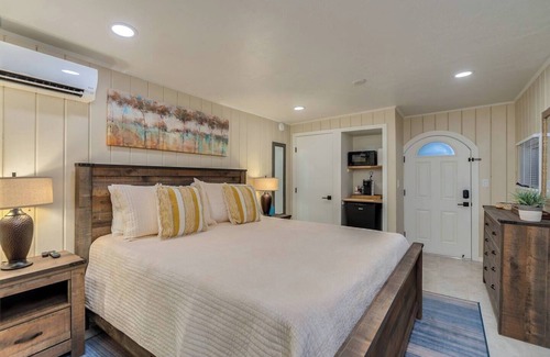 Sam Hughes House | Casita Sam Hughes/University King bed