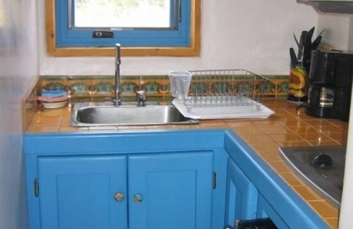 Arroyo Seco Cottage | Casita Seco: Casita Close to Town of Taos & Taos Ski Area