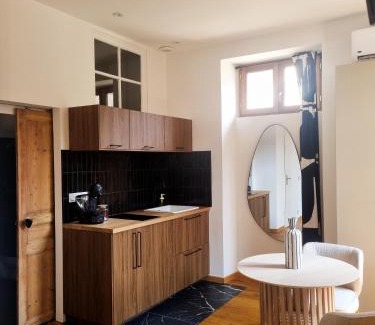 Sarlat-la-Caneda Apartment | Casita Suite Hyper centre Sarlat