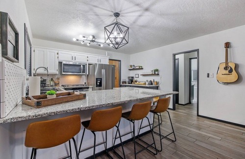Three Rivers House | Casita Tres Rios -KING BED- *Minutes to Sequoias*