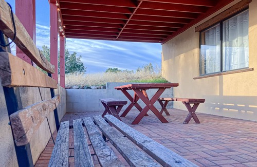 Lake Montezuma Apartment | Casita with mountain views, kitchenette, outdoor seating & free wifi