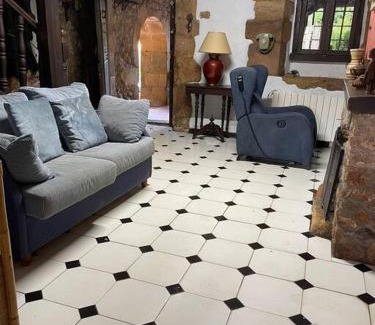 Novales House | Casona histórica del S XVII en Novales