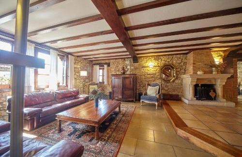 Orena Villa | Casona los Cautivos