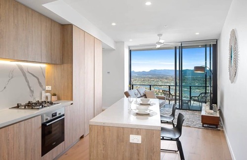 Broadbeach Apartment | CASSA CASINO - Spectacular River & Hinterland Views 1 Bed Apt in Broadbeach!