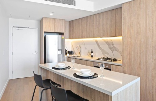 Broadbeach Apartment | CASSA CASINO - Spectacular River & Hinterland Views 1 Bed Apt in Broadbeach!