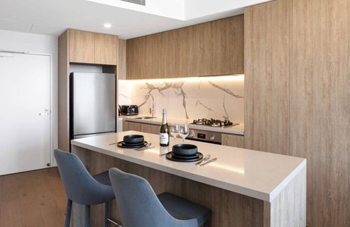 Broadbeach Apartment | CASSA CASINO - Spectacular River & Hinterland Views 1 Bed Apt in Broadbeach!