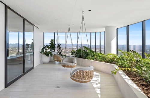 Broadbeach Apartment | CASSA CASINO - Spectacular River & Hinterland Views 1 Bed Apt in Broadbeach!
