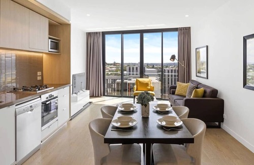 South Brisbane Apartment | CASSA EMPORIUM - City-View 1B in South Brisbane