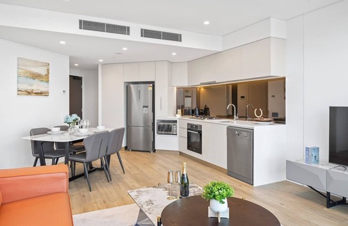 Brisbane Central Business District Apartment | CASSA ONE - Luxurious Urban Living w/Riverview