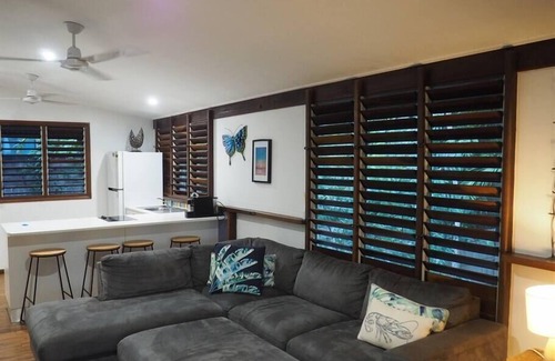 Mission Beach House | Cassawong Cottages - Butterfly - 2 Bed Spa