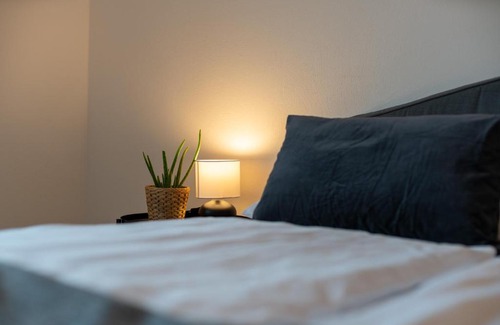 Oberzwehren Apartment | CASSEL LOFTS - Moderne Wohnung für 3 mit Balkon nahe VW-Werk