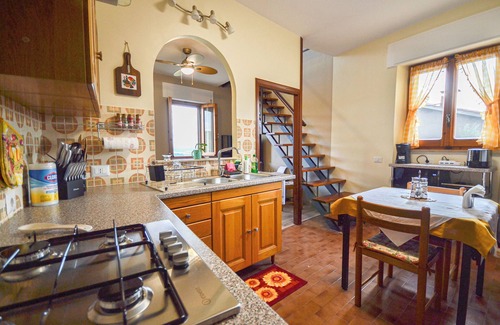Fabro Scalo House | Cassetta La Veduta -Charming 1 bedroom house w/WiFi, AC in fantastic Carnaiola