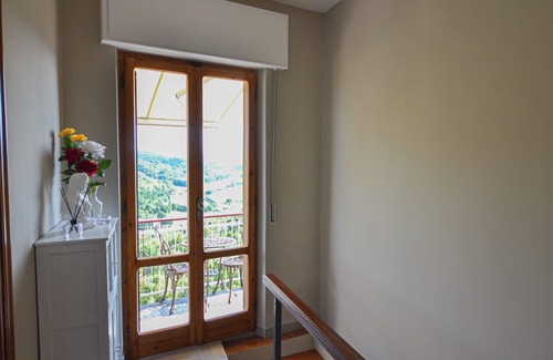 Fabro Scalo House | Cassetta La Veduta -Charming 1 bedroom house w/WiFi, AC in fantastic Carnaiola