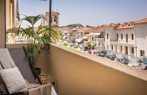 Lixouri Apartment | Cássia Suite in Kefalonia with Balcony Nomadē Agora