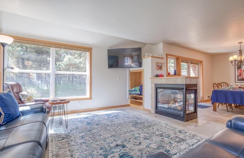 Shorepine Village House | Castawaves - Meredith Lodging