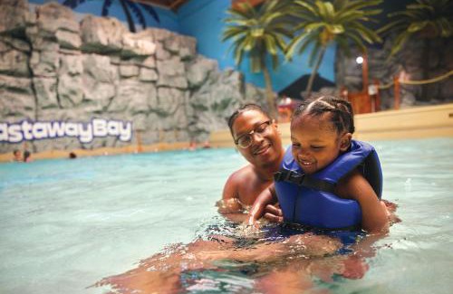 Sandusky Hotel | Castaway Bay by Cedar Point Resorts