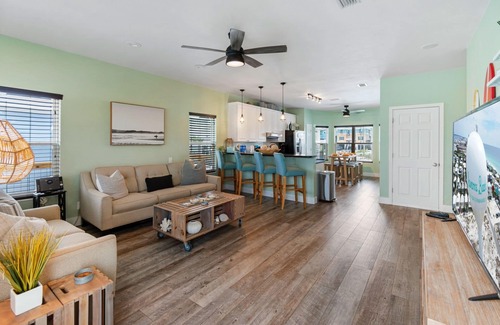 Navarre Beach House | Castaway Cove-Soundside Private Home with Beautiful Views