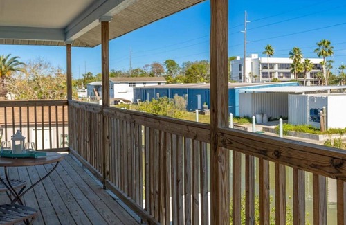 Hudson Beach Estates House | Castaway to the Gulf