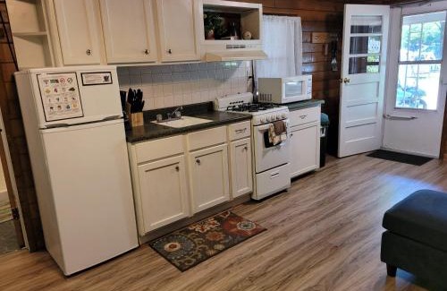 Newaygo Apartment | Castaways Cottage on Croton Pond #2
