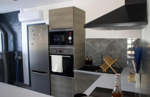 Pont-du-Chateau House | Castel Room