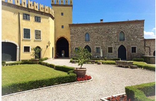 Cola Apartment | Castel1500 in the historic center